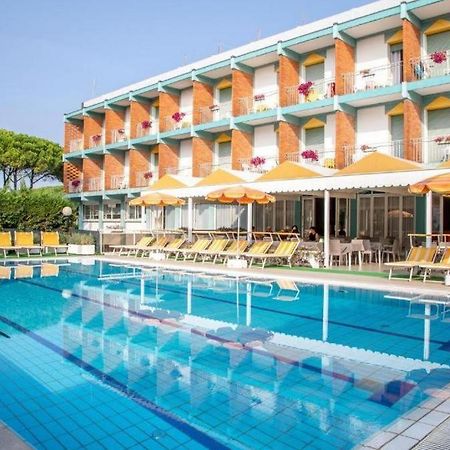 Hotel Palm Beach Lido di Jesolo Exterior photo