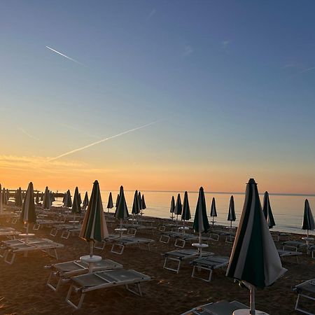 Hotel Palm Beach Lido di Jesolo Exterior photo